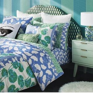 NEW DVF X Target Geranium & Ginkgo Leaves Reversible Cotton Duvet King Set